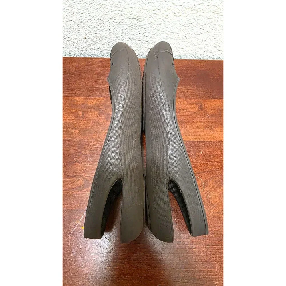 Crocs Womens Brown Open-Toe Slingback Flats Size W8 Lightweight & Comfortable Ru